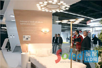 ���?z��)? /><br />
&nbsp;</div>
<div>&nbsp; &nbsp; &nbsp;�¿�OLED�_��Ҳ���Ñ��ṩ���S���·f���O(sh��)Ӌ(j��)�������ɫ������Ը���(j��)��ͬ����׃�Q�ɫ��߀�����J(r��n)���S��OLED�������g(sh��)�İl(f��)չ���˂������O(sh��)Ӌ(j��)������Ч�ʵ�OLED�������@�N�����������ɳɱ������ı�������ȡ���ߺ��ܵİן�������ǣ��@��Ҫ�˂���������(x��)�T�кܴ�ĸ�׃���o�������O(sh��)�䌢���c��ͥ����ϵ�y(t��ng)��(sh��)�F(xi��n)�����ĽY(ji��)�ϣ��Ķ�ʹ�˂�ʡ�ʡ�X��Ҳ����(sh��)�F(xi��n)�c��ͥӰԺ����ȫϵ�y(t��ng)���B���������܉�?q��)��F(xi��n)�c�����˾�Լ�������ͥ���B�����Ķ����õ��{(di��o)��늾W(w��ng)��<br />
</div>
<div style=