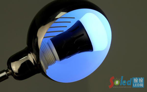 �������ܟ���X-Light�@ʾ�{ɫ