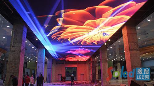 �f�������HMALL���(hu��)�d����LED��Ļ��