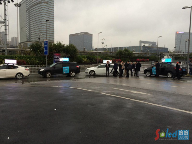 ����ͨ܇�d����ϵ�y(t��ng)��ʾ����܇���չ����������