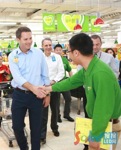 �֠���ȫ�򿂲ü���ϯ��(zh��)�йٶ�����(DougMcMillon)���T���c�T���H�н���