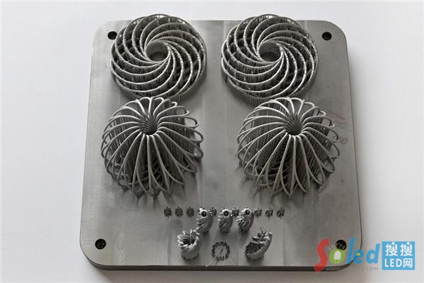 LED�������p