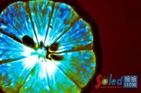 ���õ͜غ��{(l��n)ɫLED���r