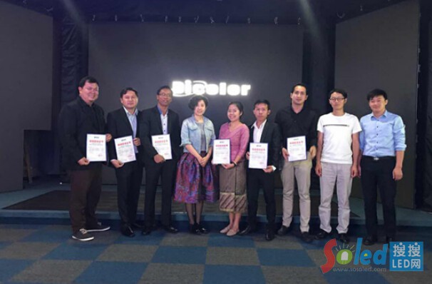 %{XF3)RF0T0}M~}NKV~0MMC